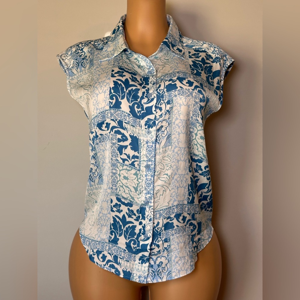 Maison D’Amelie Elegant Blue and White Floral Button Down Shirt - Picture 2 of 6